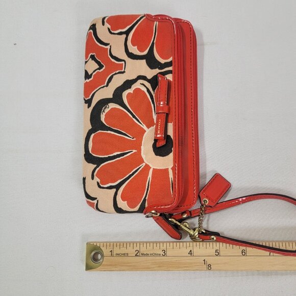 Coach Wristlet Purse Wallet Red Poppy Daisy Patent Leather Trim Canvas - Picture 6 of 6